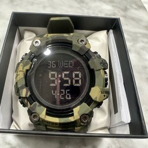 Activa Camouflage Digital Sports Watch - Green